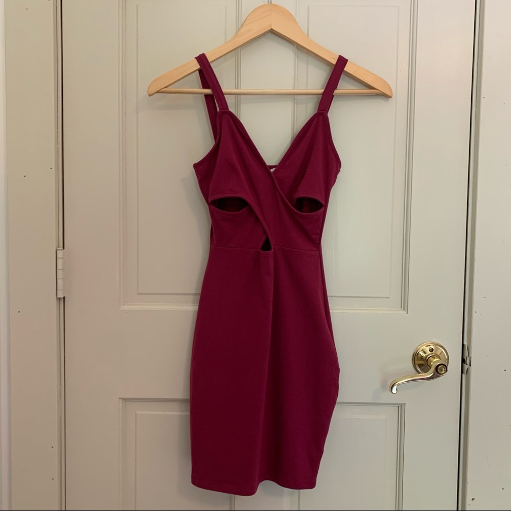 Body Hugging cut out under bust and ribs XS EUC Charlotte Russe Wine Dress